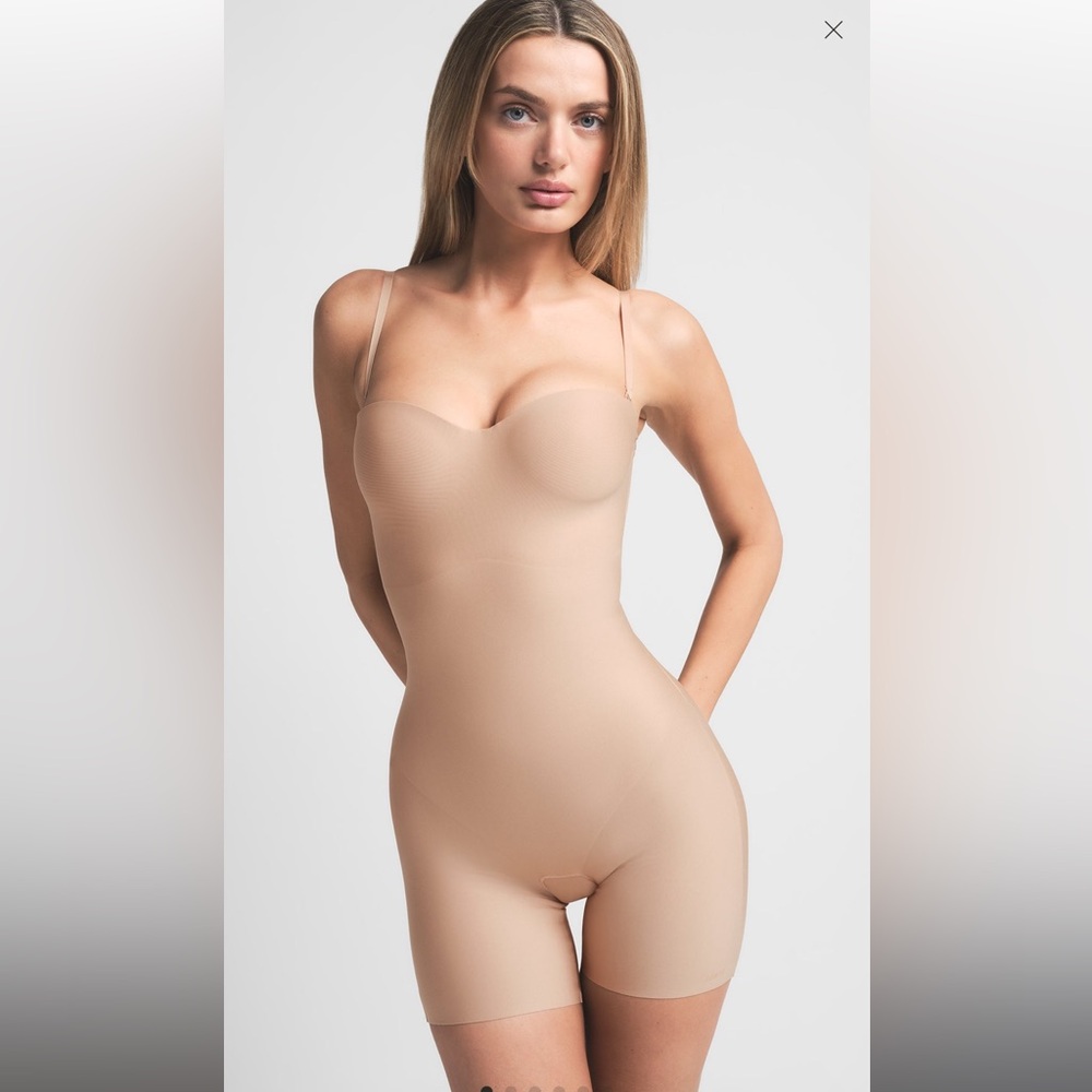 NWT SKIMS SHAPE WEAR |  SKIMS BODY ZONED UNDERWIRE MID THIGH BODYSUIT